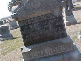 Minnie B Richardson