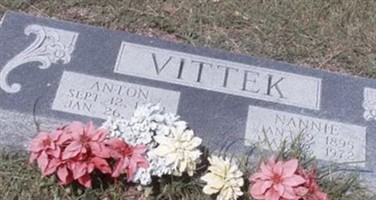 Nannie Vittek Nannie Vittek