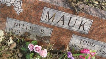 Nellie P Mauk