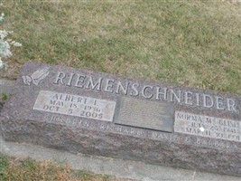 Norma Riemenschneider