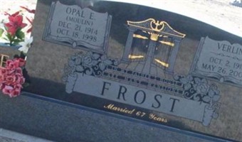 Opal E Moulin Frost