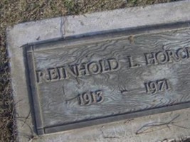 Reinhold L Horch