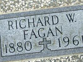 Richard W Fagan