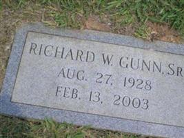 Richard W Gunn, Sr