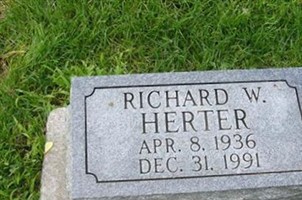 Richard W Herter