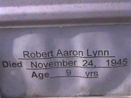 Robert Aaron Lynn