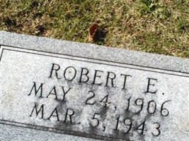 Robert E Carver