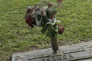 Robert Lee ""Bob"" Parker Robert Lee ""Bob"" Parker