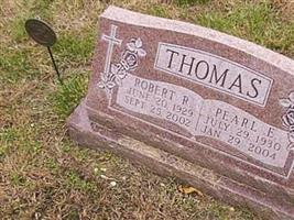 Robert R Thomas