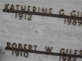 Robert W Giles