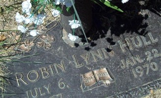 Robin Lynn Hull Robin Lynn Hull