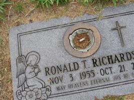 Ronald T Richardson