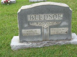 Rosa M Bledsoe