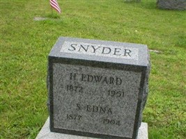 S Edna Snyder