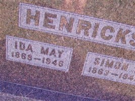Simon P Henricks Simon P Henricks
