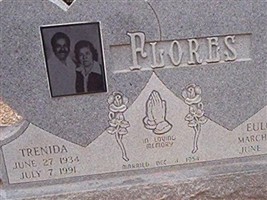 Trenida Flores