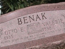 Valerie Benak