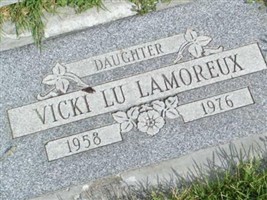 Vicki Lu Lamoreux