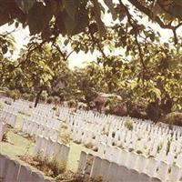 Chauny Communal Cemetery British Extension on Sysoon