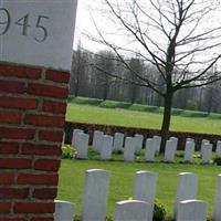 Esquelmes War Cemetery on Sysoon