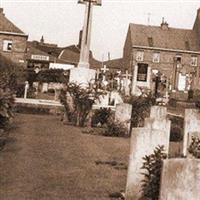 Nieuwkerke Cemetery on Sysoon