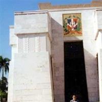 Puerta El Conde Mausoleum on Sysoon