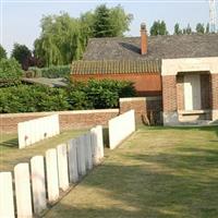 Vichte Military Cemetery on Sysoon