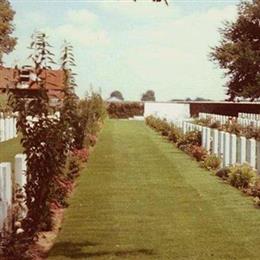 Bronfay Farm Military Cemetery, Bray-sur-Somme