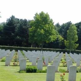 Cambes-en-Plaine War Cemetery