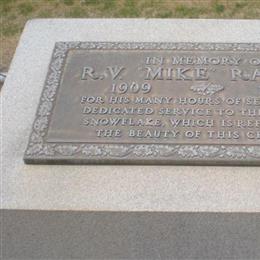 R V Mike Ramsay Memorial Cemetery