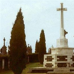 Pont-Sur-Sambre Communal Cemetery