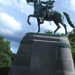 Putnam Monument