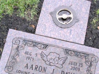 Aaron James Davis on Sysoon