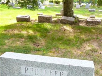 Aheen F. Pfeiffer on Sysoon