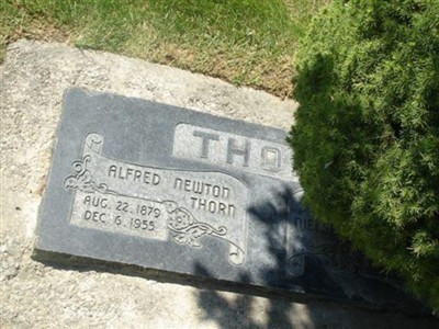 Alfred Newton "Newt" Thorn on Sysoon