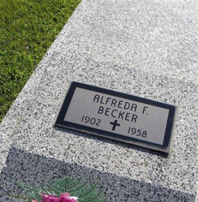 Alfreda F Woltkamp Becker on Sysoon