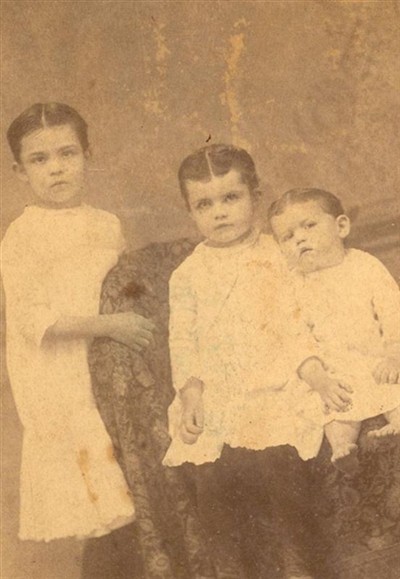 Annie Alexandra Roberts Oliver on Sysoon