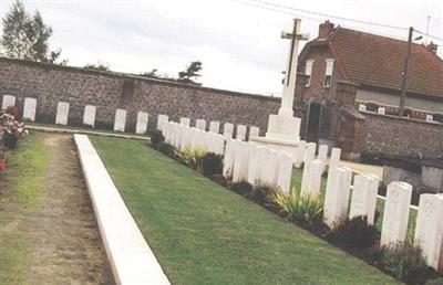 Annois Communal Cemetery on Sysoon