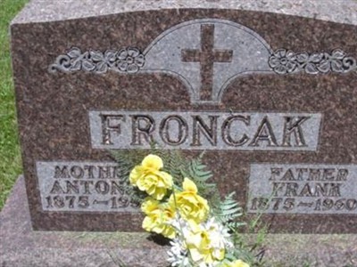 Antonia Halicki Froncak on Sysoon