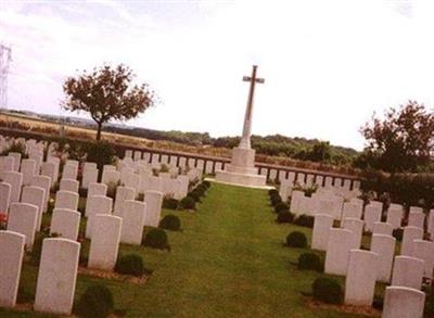 Assevillers New British Cemetery on Sysoon