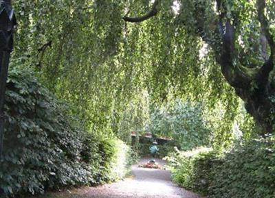 Assistentkirkegarden (Assistant Cemetery) on Sysoon