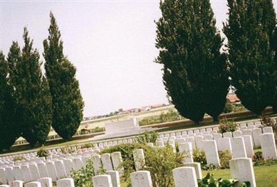 Bailleul Communal Cemetery on Sysoon