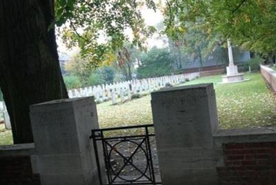 Brewery Orchard Cemetery, Bois-Grenier on Sysoon