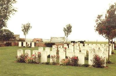 Carnieres Communal Cemetery on Sysoon