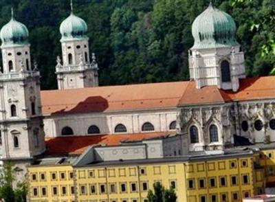 Cathedral of Passau (Dom St. Stephan) on Sysoon