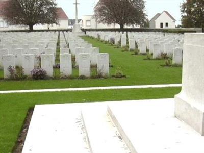 Chapelle British Cemetery, Holnon on Sysoon