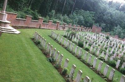 Charmes Military Cemetery, Essegney on Sysoon