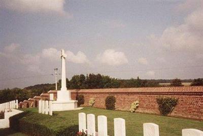 Chipilly Communal Cemetery on Sysoon