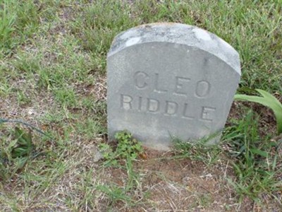 Cleo Riddle on Sysoon