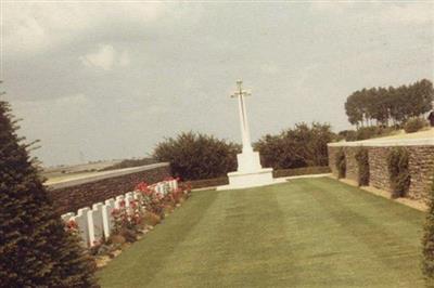 Luke Copse British Cemetery, Puisieux on Sysoon